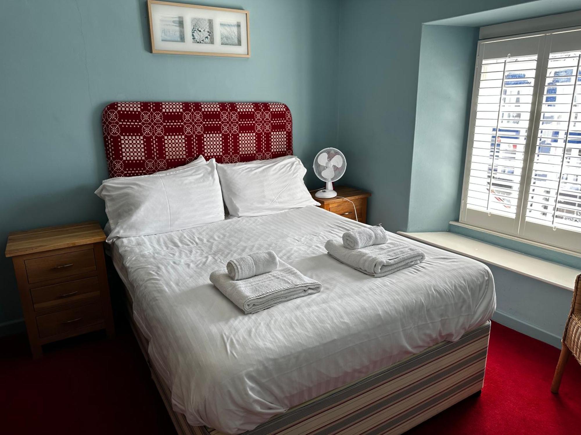 Castle Hotel Aberaeron Eksteriør billede